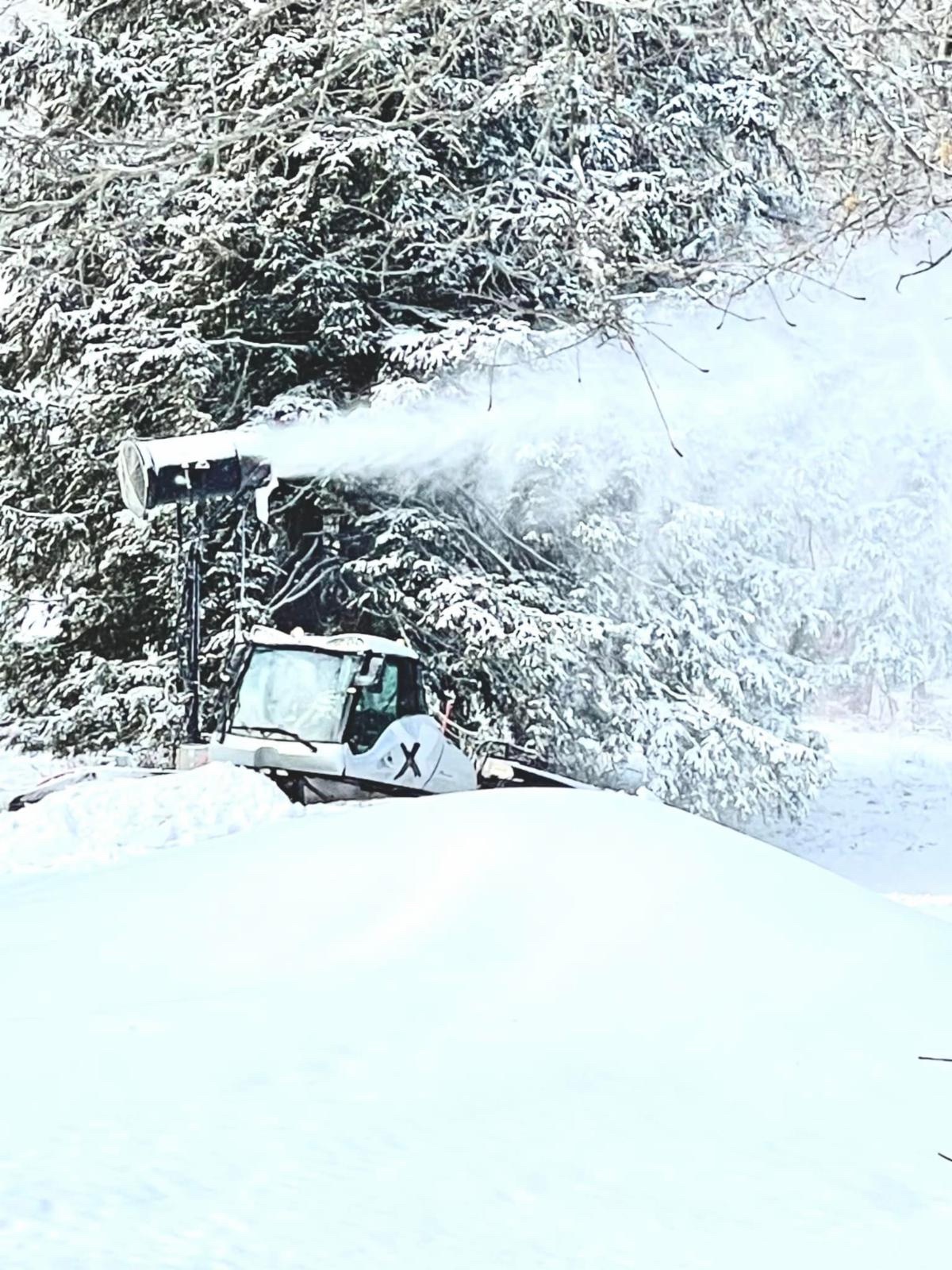 Kissing Bridge Snowmaking