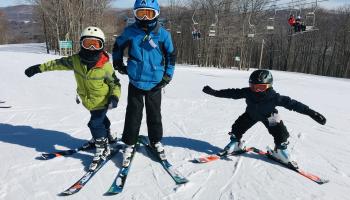 kids skiing 